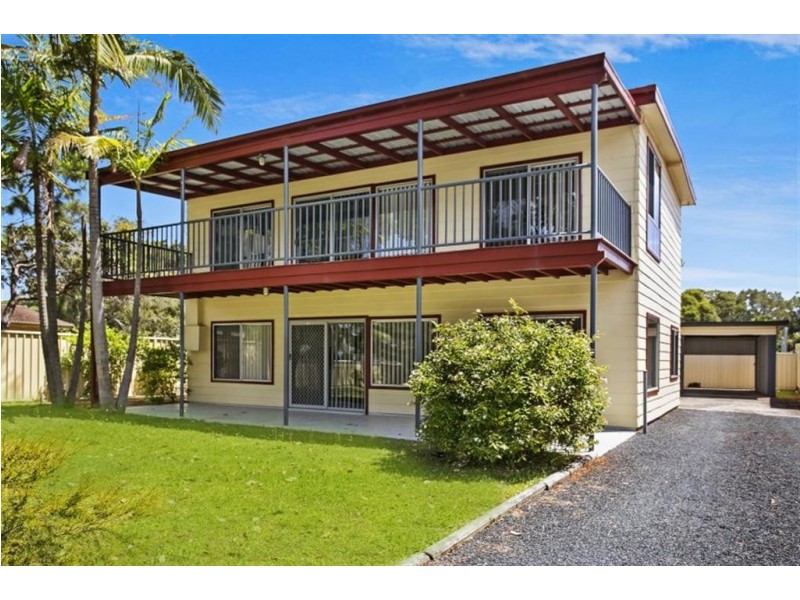 33 Cook Parade, Lemon Tree Passage NSW 2319
