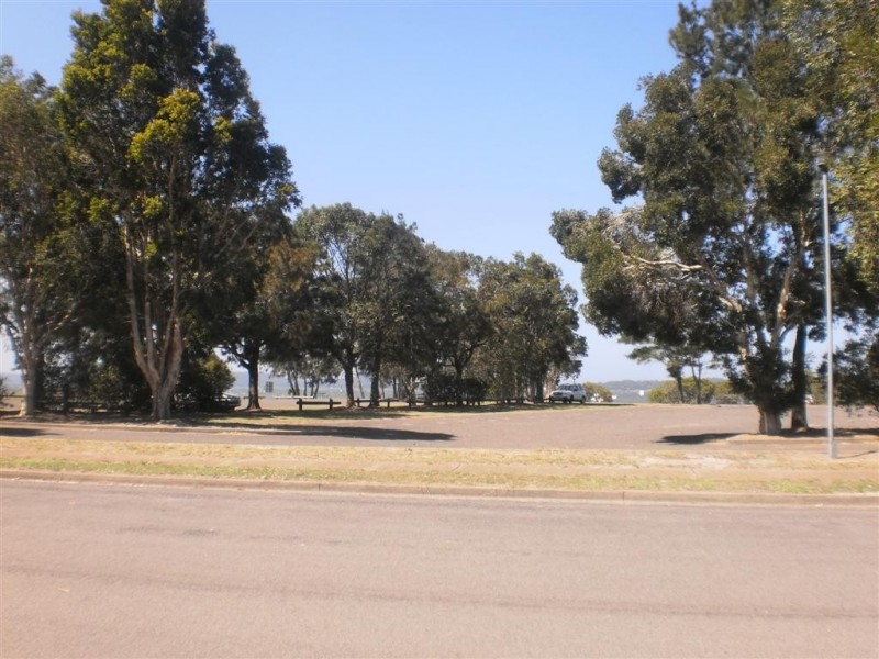 33 Cook Parade, Lemon Tree Passage NSW 2319