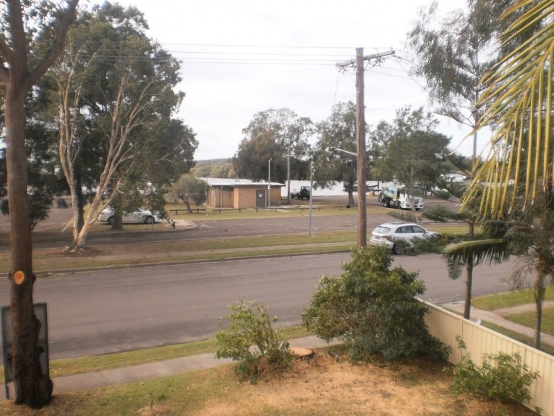 33 Cook Parade, Lemon Tree Passage NSW 2319
