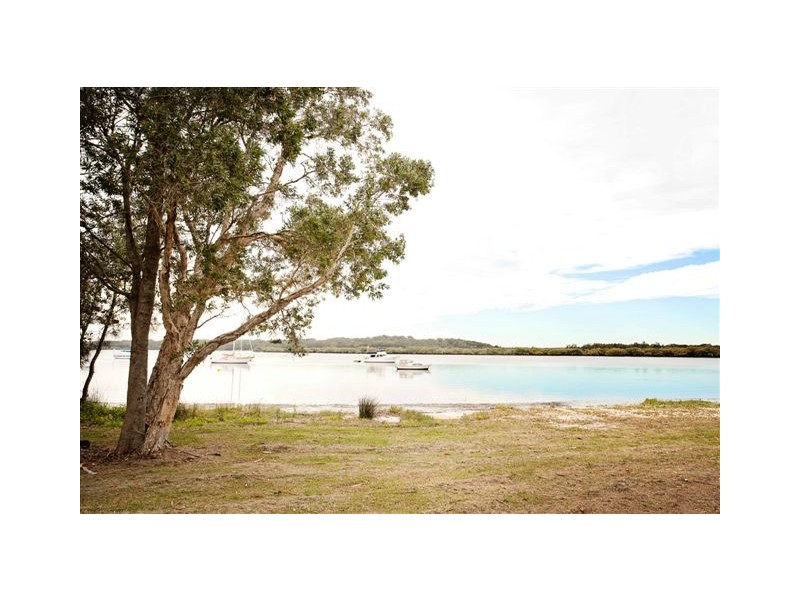 35 Gibbers Drive, Lemon Tree Passage NSW 2319