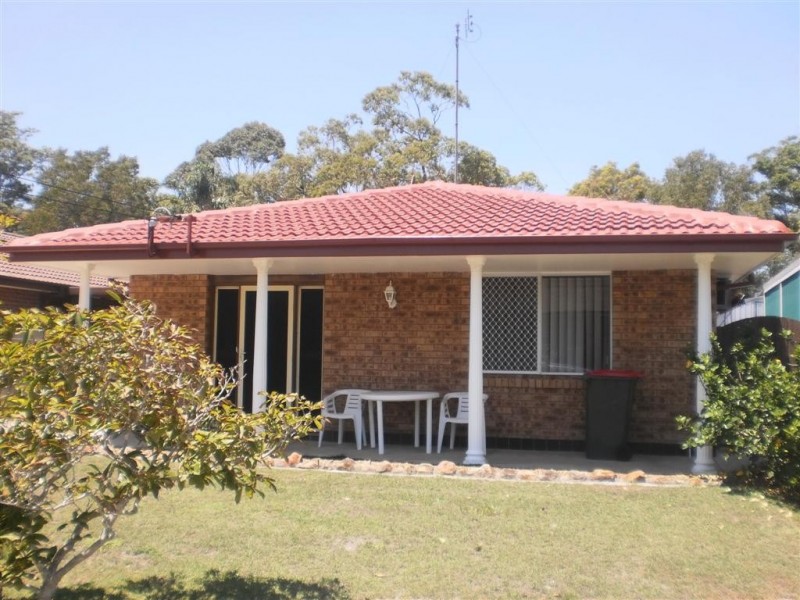 15 King Albert Ave, Tanilba Bay NSW 2319