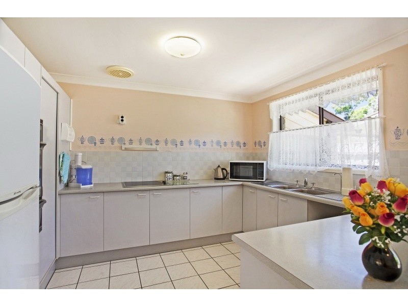 4 Lloyd George Gr, Tanilba Bay NSW 2319
