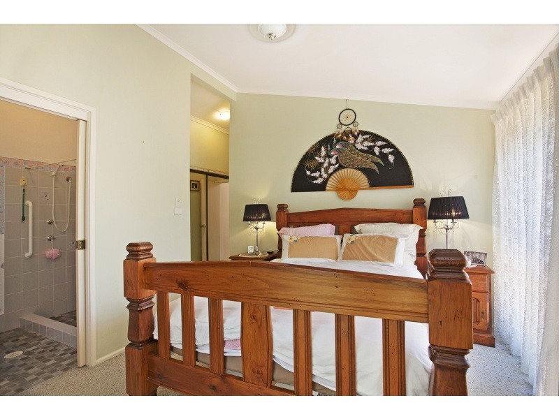 4 Lloyd George Gr, Tanilba Bay NSW 2319