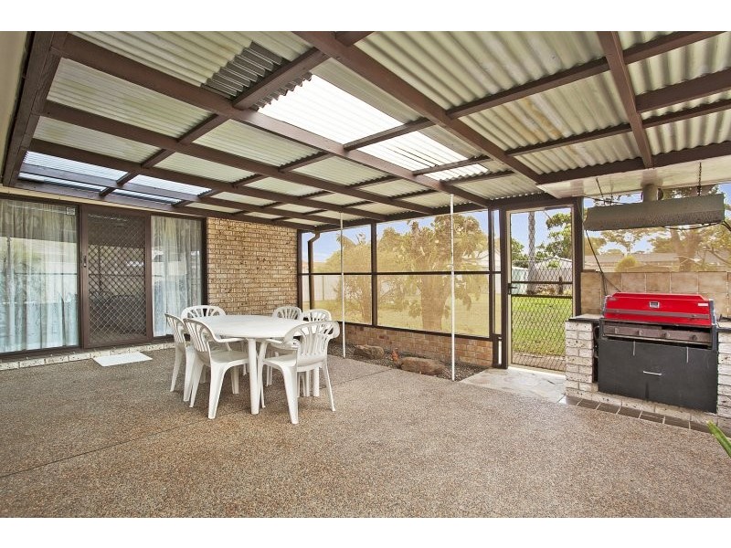 11 Pershing Place, Tanilba Bay NSW 2319