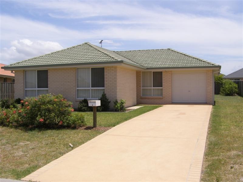 3 Stuarts Way, Tanilba Bay NSW 2319