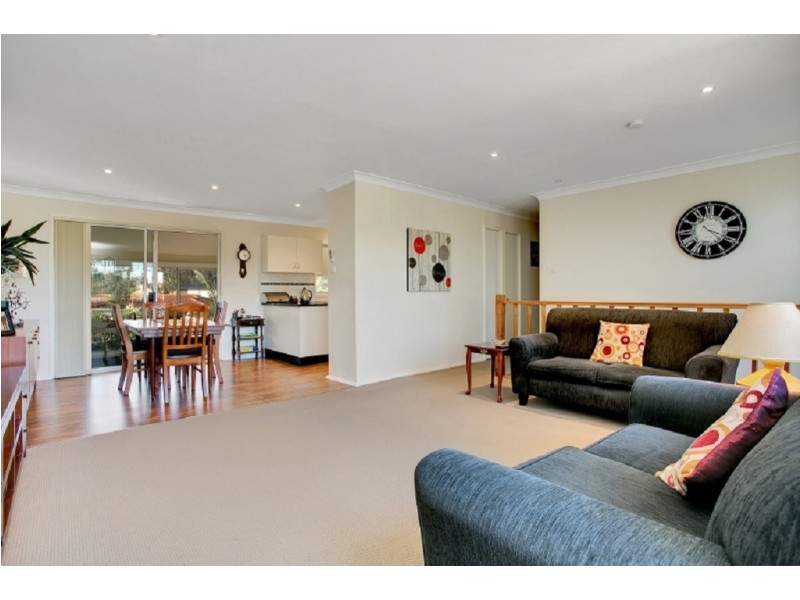 17 Lloyd George Gr, Tanilba Bay NSW 2319