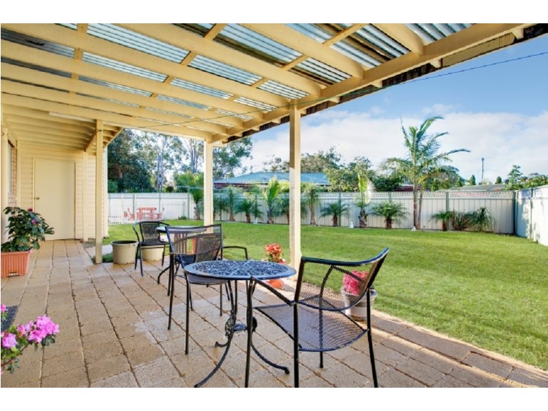 17 Lloyd George Gr, Tanilba Bay NSW 2319