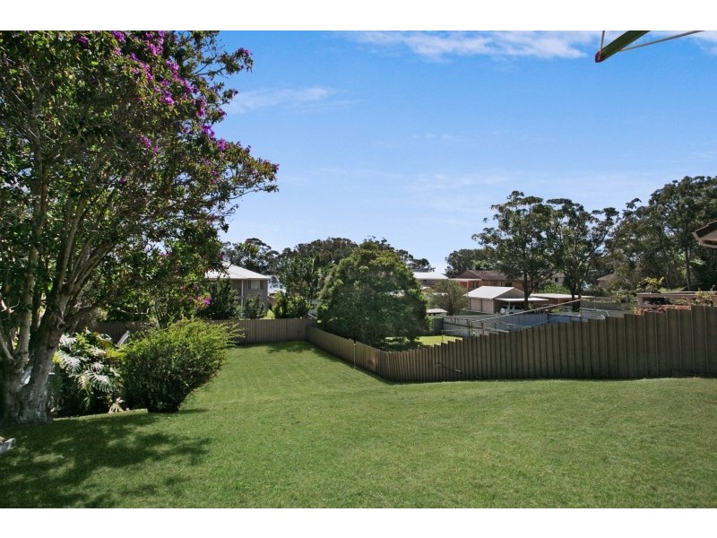 18 King Albert Avenue, Tanilba Bay NSW 2319