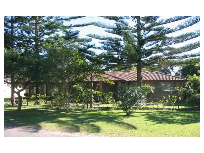 61 Clemenceau Crescent, Tanilba Bay NSW 2319