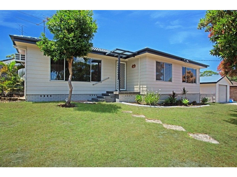 2 Boyd Avenue, Lemon Tree Passage NSW 2319