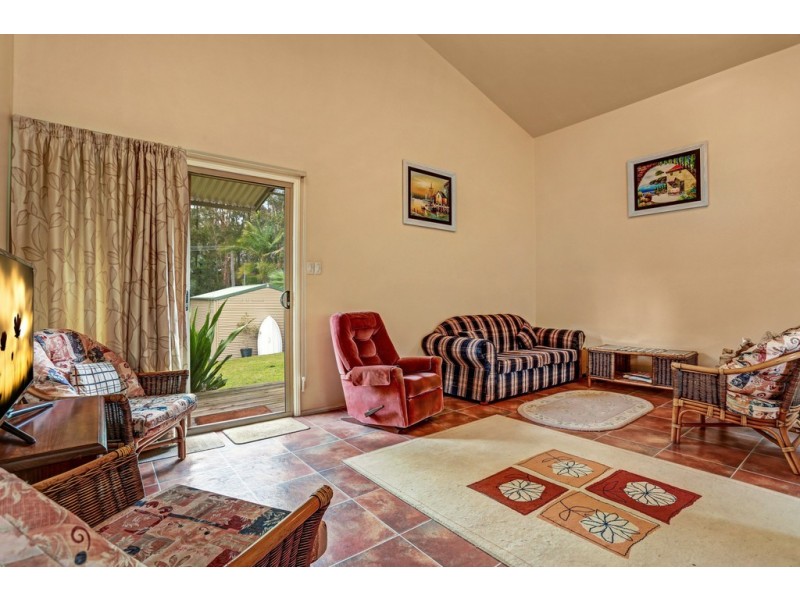 16 The Parkway North, Mallabula NSW 2319