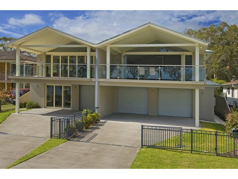 52 Peace Parade, Tanilba Bay NSW 2319