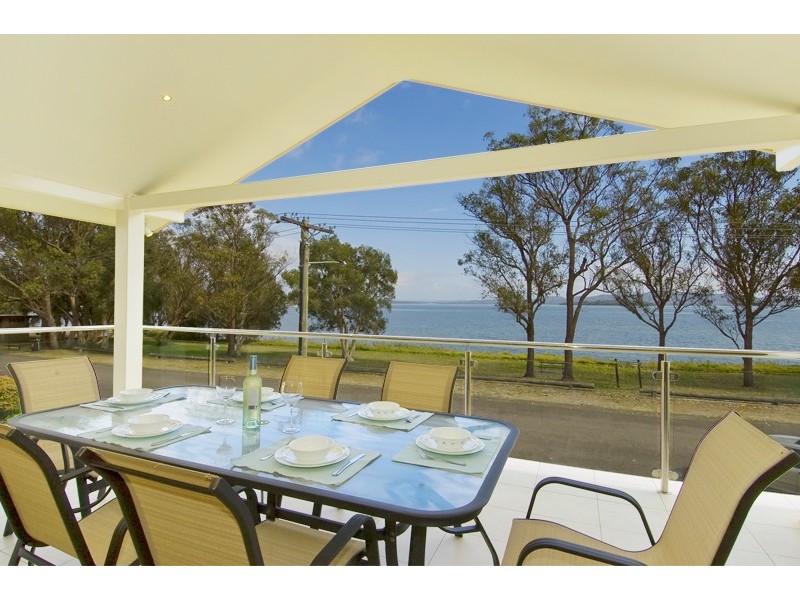 52 Peace Parade, Tanilba Bay NSW 2319