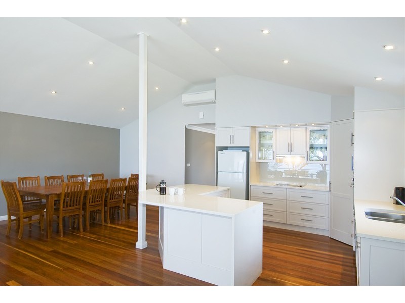 52 Peace Parade, Tanilba Bay NSW 2319