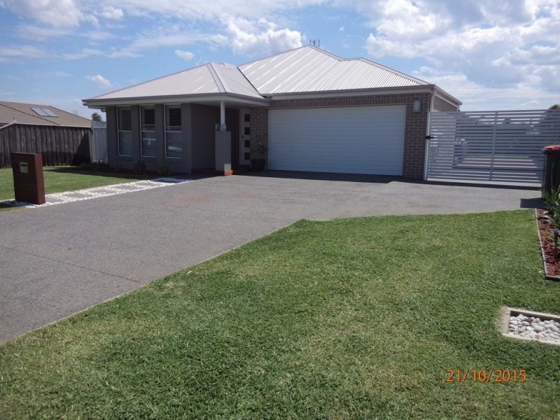 11 Nepean Way, Tanilba Bay NSW 2319