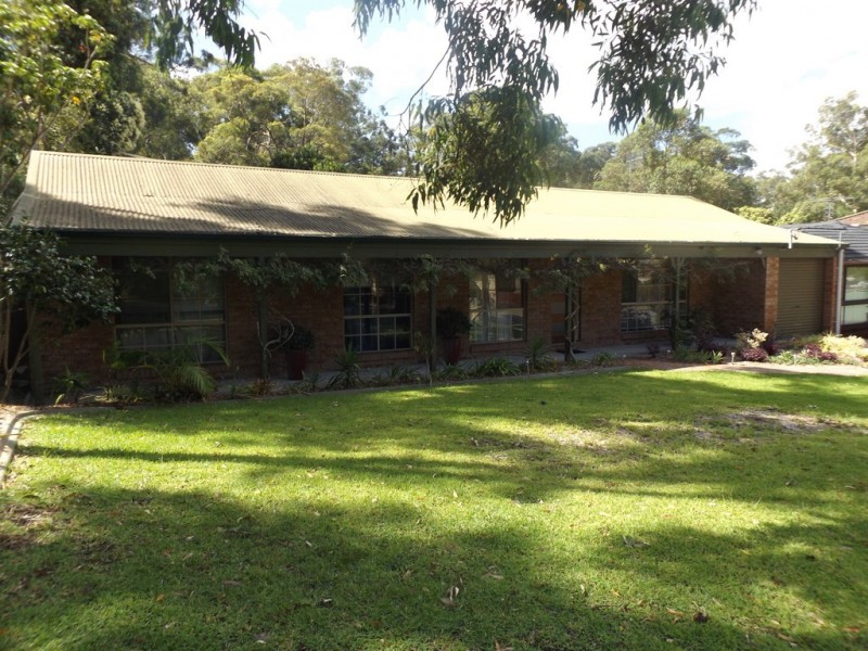 4 Paroa Avenue, Lemon Tree Passage NSW 2319