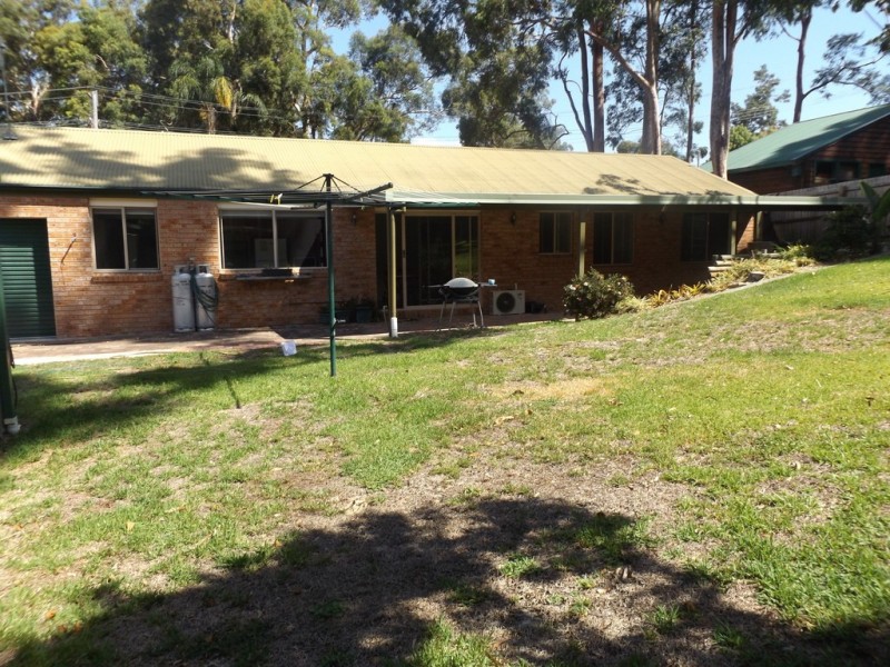 4 Paroa Avenue, Lemon Tree Passage NSW 2319