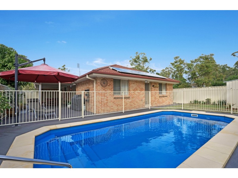 16 Paroa Avenue, Lemon Tree Passage NSW 2319