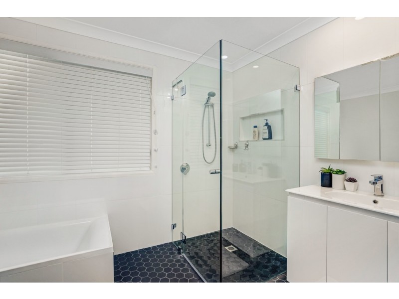 16 Paroa Avenue, Lemon Tree Passage NSW 2319