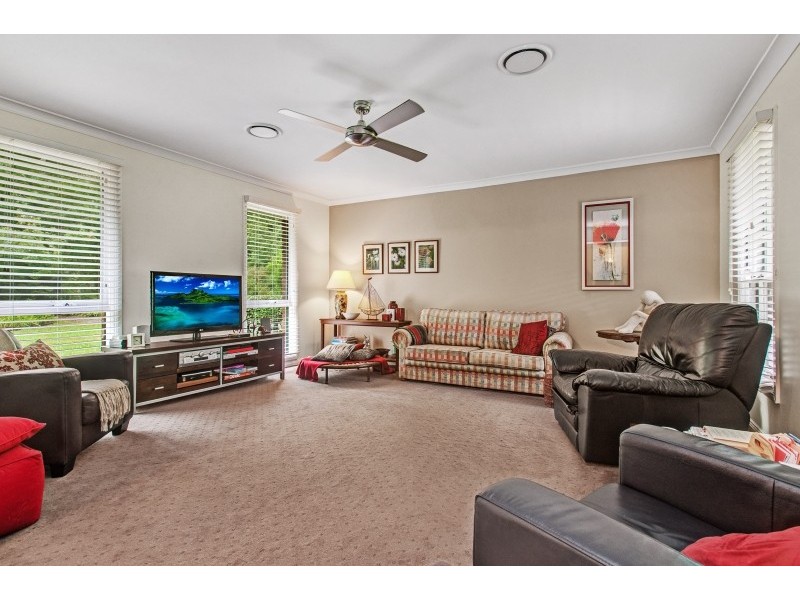 42 Francene Avenue, Salt Ash NSW 2318