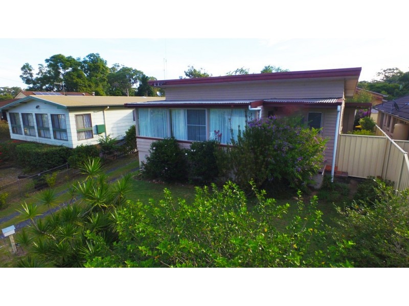 15 Crawley Avenue, Lemon Tree Passage NSW 2319