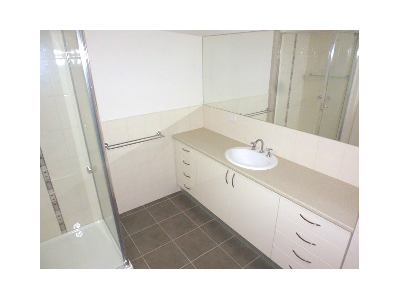 2/9-11 Ash Grove, Bayswater VIC 3153