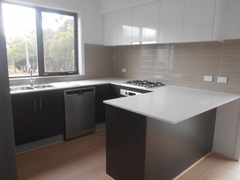 2/27 King Street, Bayswater VIC 3153