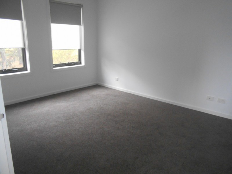 2/27 King Street, Bayswater VIC 3153