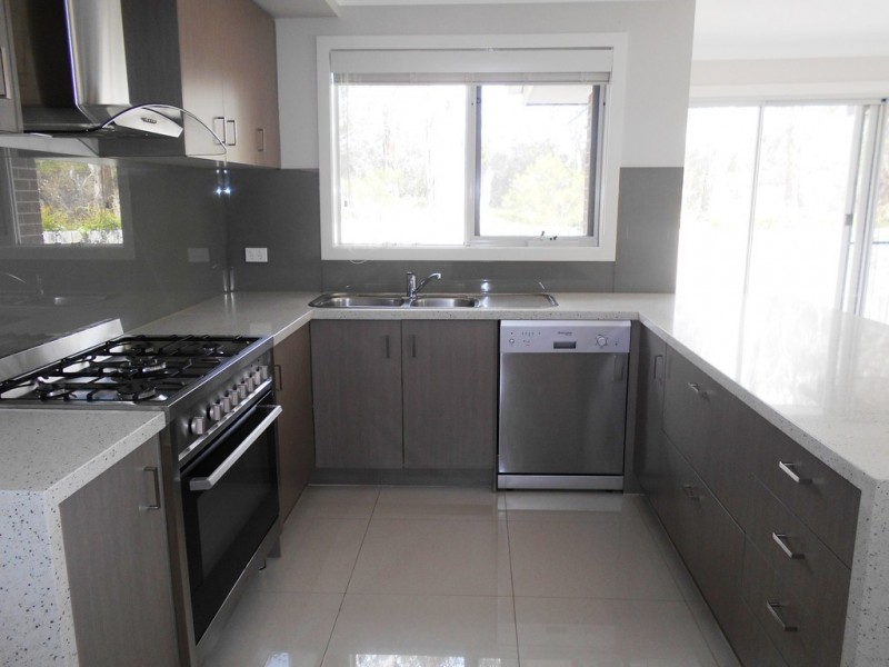 2/54 Fonteyn Drive, Wantirna South VIC 3152