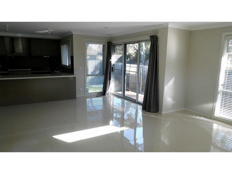 2/54 Fonteyn Drive, Wantirna South VIC 3152