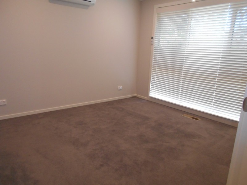 2/54 Fonteyn Drive, Wantirna South VIC 3152