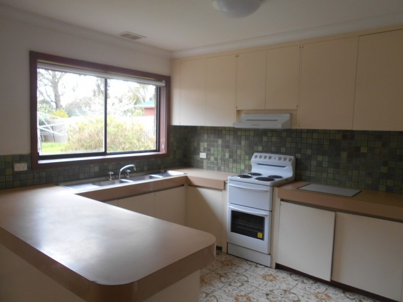 17 Crestdale Road, Wantirna VIC 3152