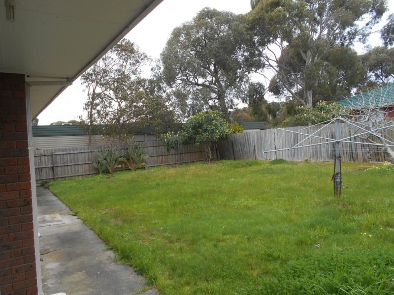 17 Crestdale Road, Wantirna VIC 3152