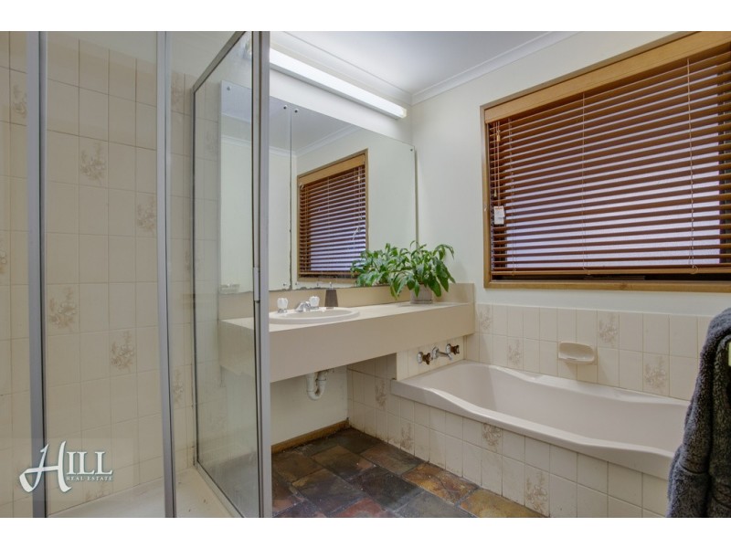 5 Newstead Way, Wantirna South VIC 3152