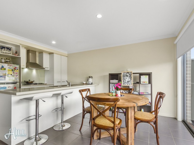 2 Hestia Avenue, Cranbourne West VIC 3977