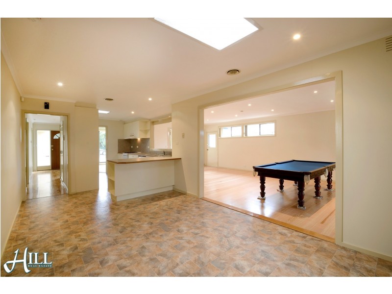 15 Maidstone Place, Ferntree Gully VIC 3156