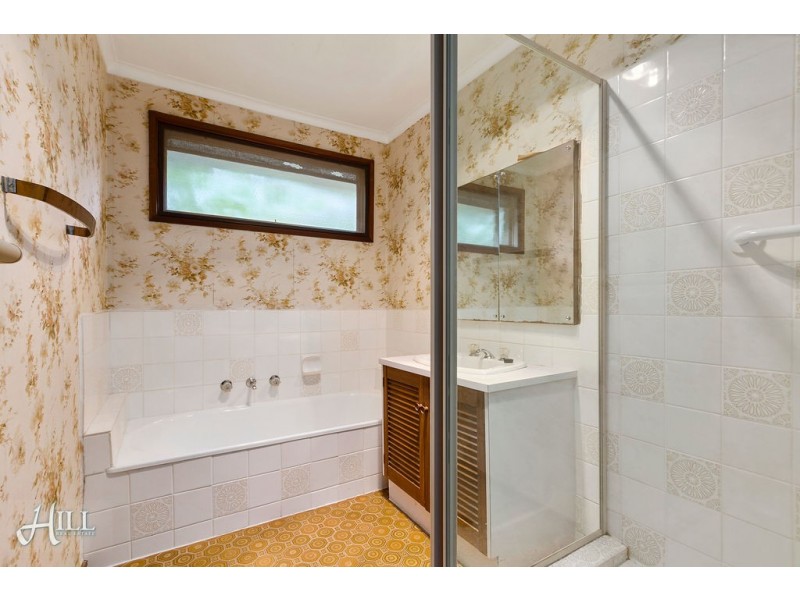 55 Galahad Crescent, Glen Waverley VIC 3150