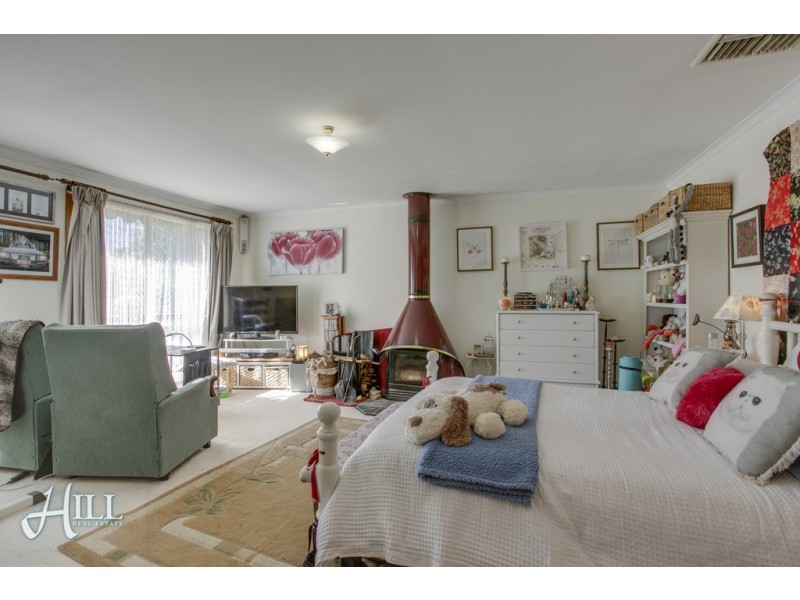 16 Cornelius Drive, Wantirna South VIC 3152