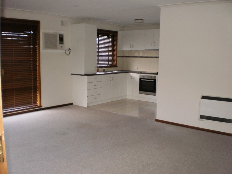 2/3 Coromandel Crescent South, Knoxfield VIC 3180