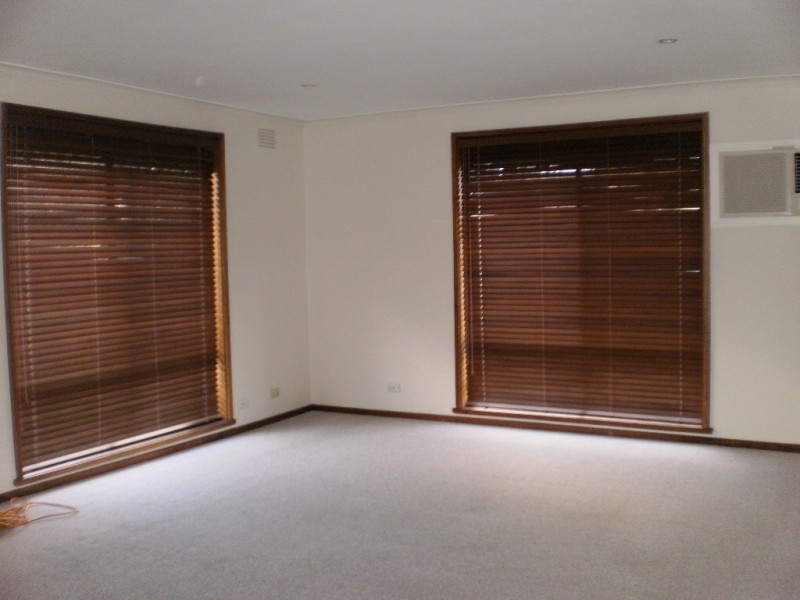 2/3 Coromandel Crescent South, Knoxfield VIC 3180