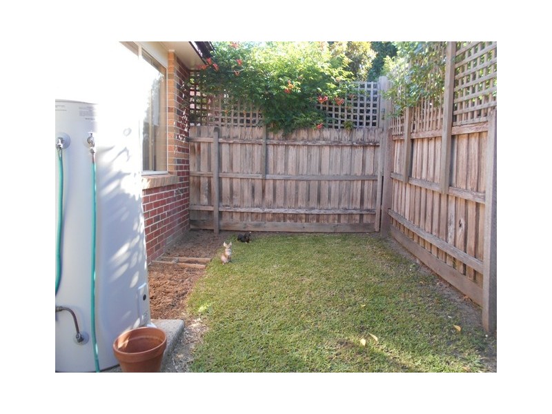 2/5 Francis Crescent, Ferntree Gully VIC 3156