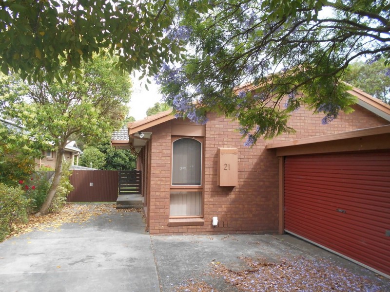 21 Fraser Crescent, Wantirna South VIC 3152