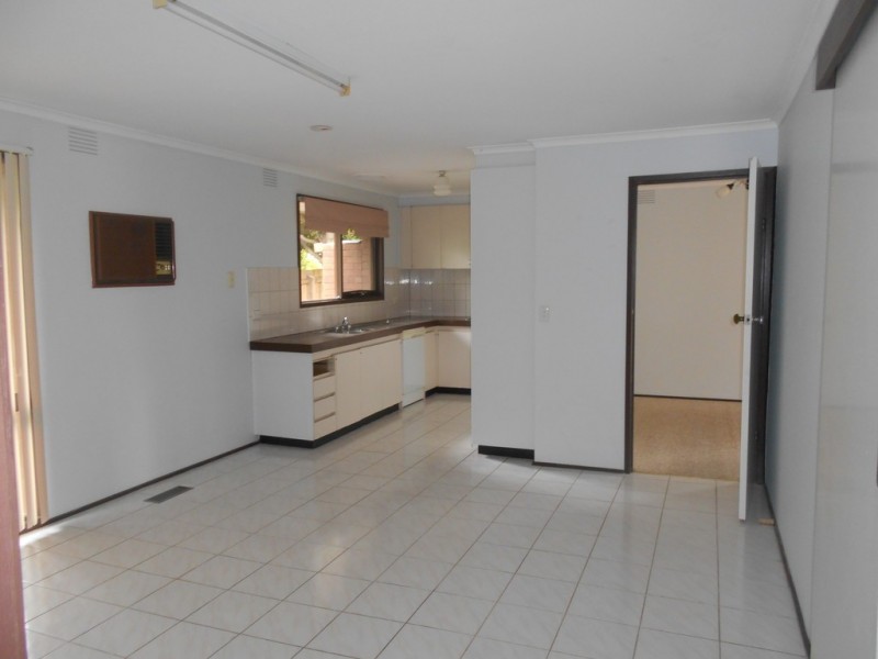 21 Fraser Crescent, Wantirna South VIC 3152