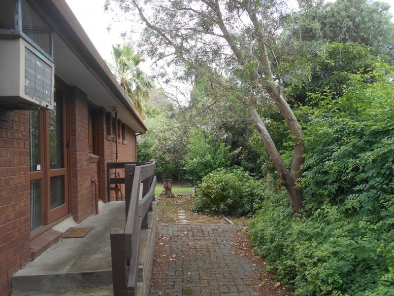 21 Fraser Crescent, Wantirna South VIC 3152