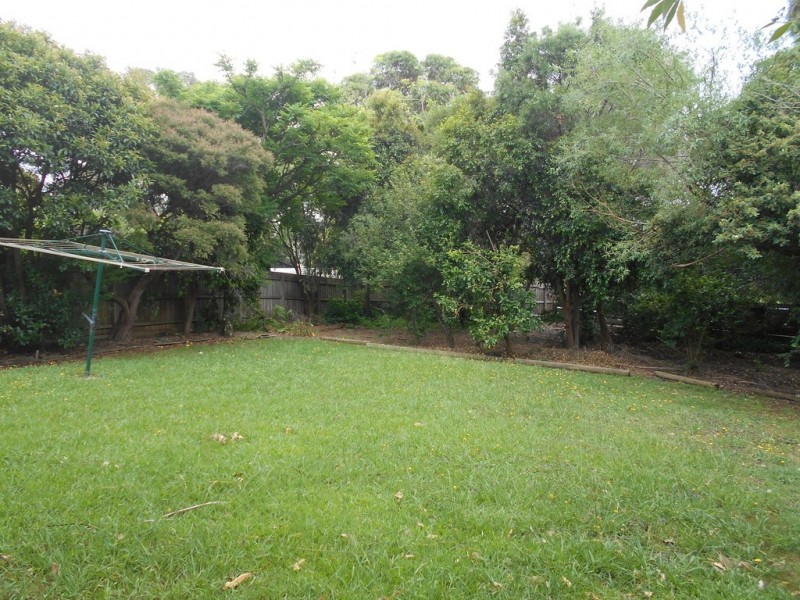 21 Fraser Crescent, Wantirna South VIC 3152