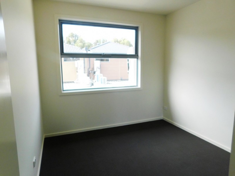 7 Emica Parade, Knoxfield VIC 3180