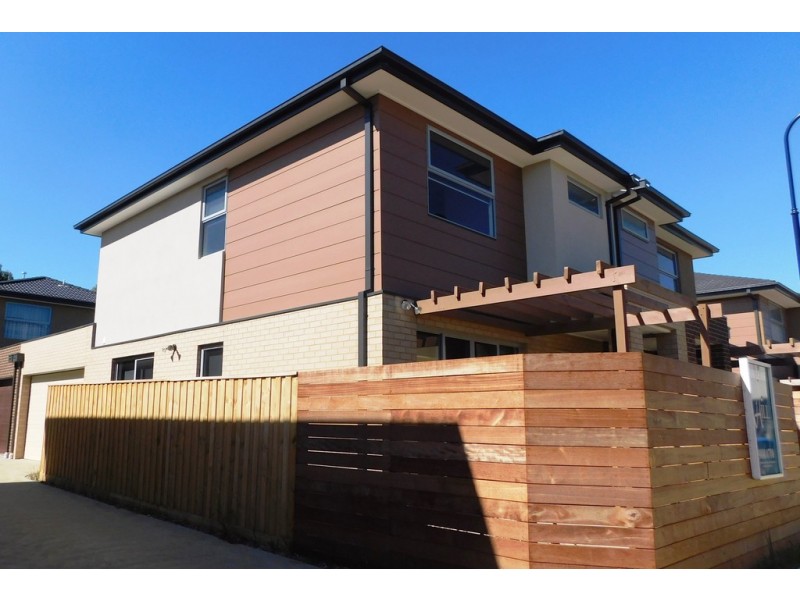 7 Emica Parade, Knoxfield VIC 3180