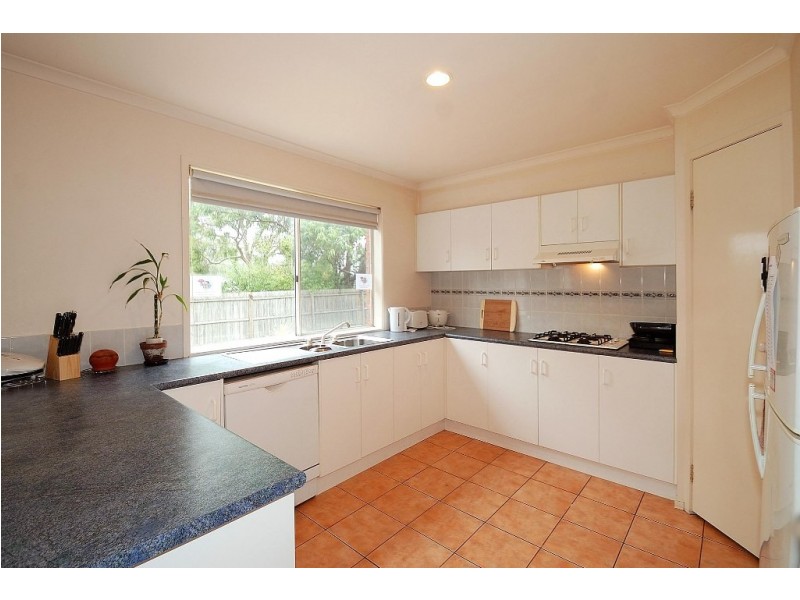 15 Loch Street, Ferntree Gully VIC 3156