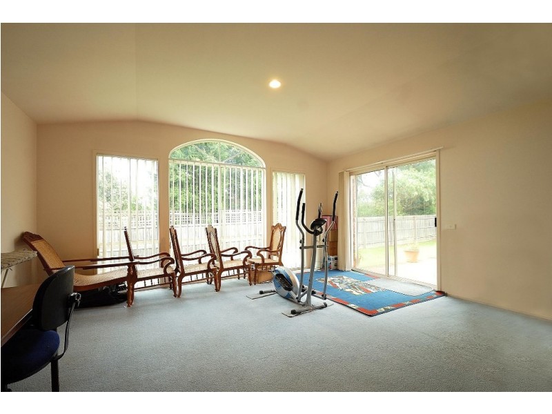 15 Loch Street, Ferntree Gully VIC 3156