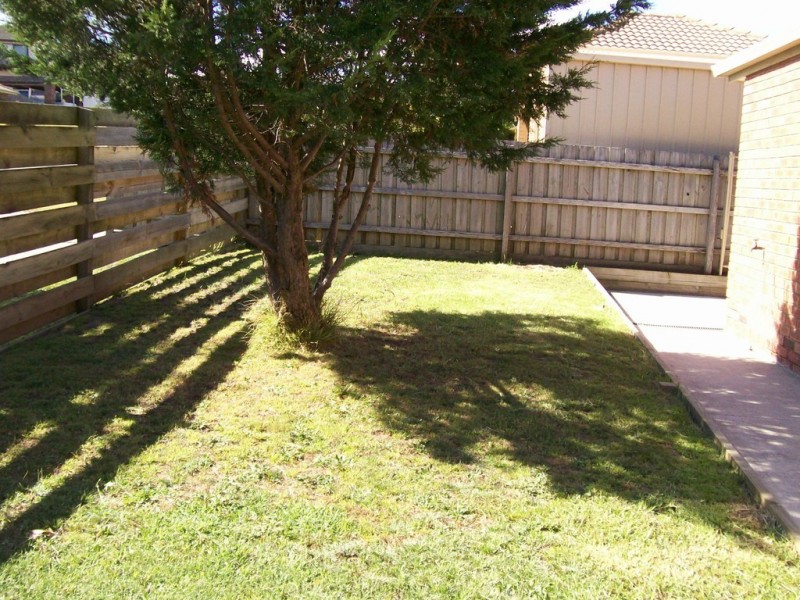 1/92-94 Norfolk Drive, Narre Warren VIC 3805